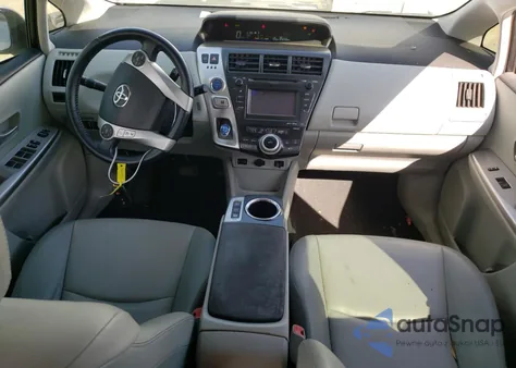 2013 Toyota Prius V z USA, uszkodzony, nr VIN JTDZN3EU0D3272509